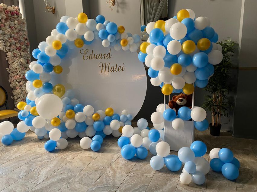 photo corner decor baloane botez baiat